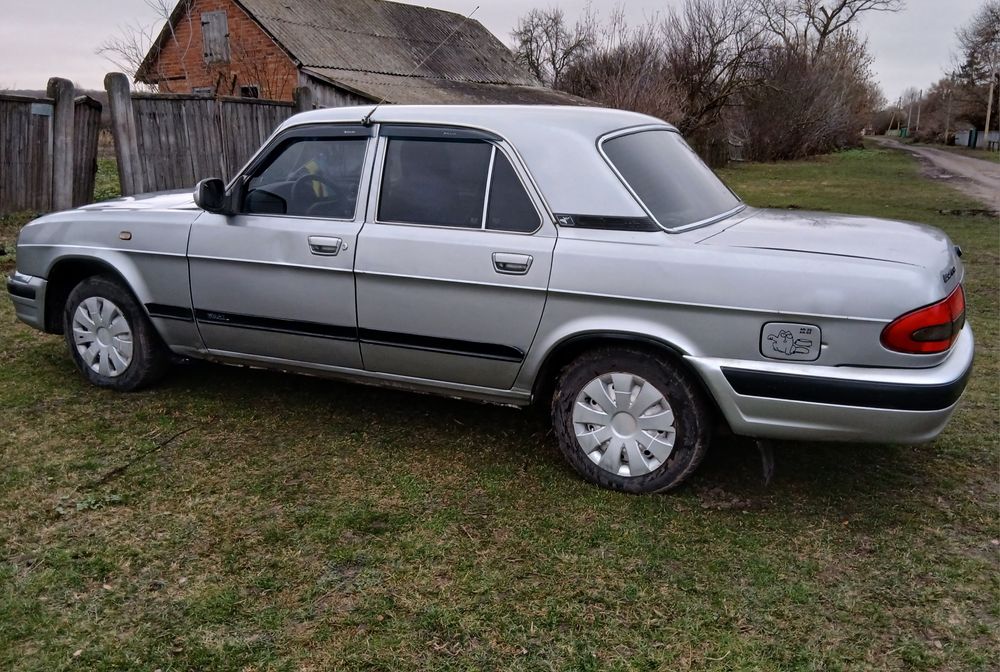 Газ-Волга 31105.