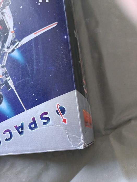 Lego Technic 42181 Transportowy statek kosmiczny