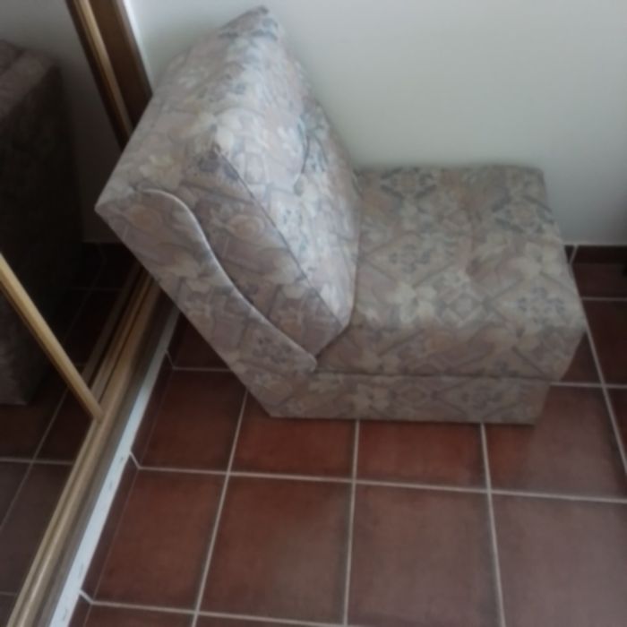 Sofá cama individual com pouco uso