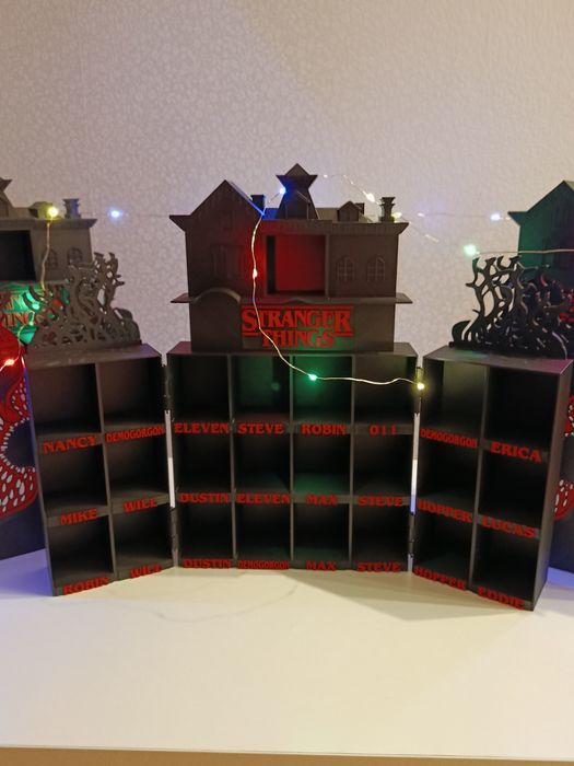 ‼️ Поличка для фігурок Kinder Joy Stranger Things. Дивні дива стенд.