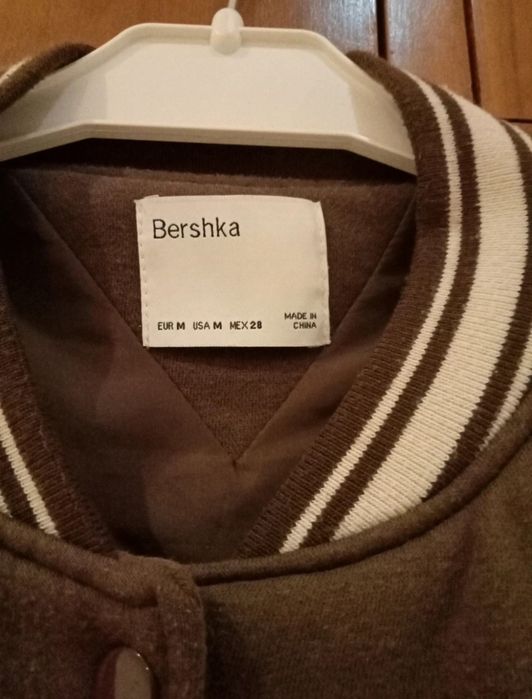Casaco bomber de Bershka
