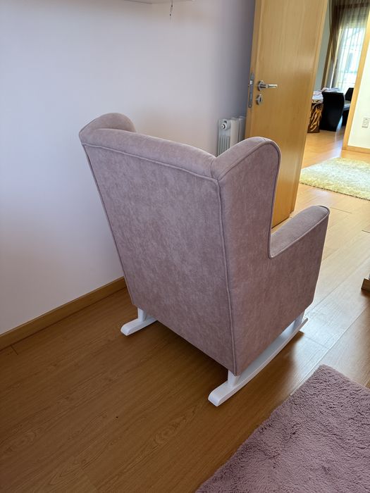 Sofá rosa para quarto de menina novo