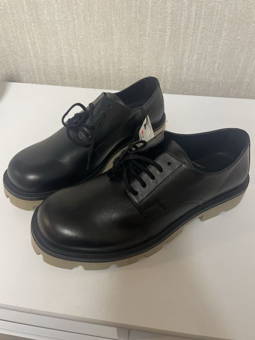 Шкіряні туфлі - дербі Zara чоловічі