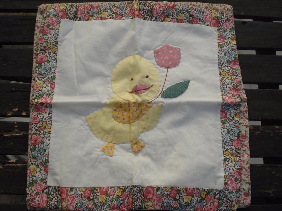 Almofadas decorativas variadas. Patchwork e tapeçaria