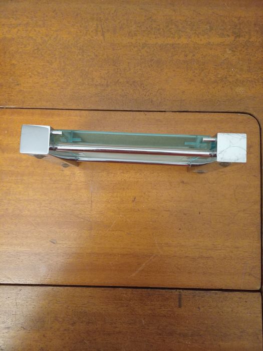 Saboneteira com vidro temperado