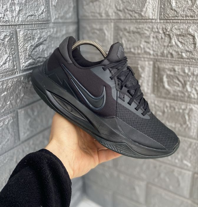 Баскетбольні кросівки Nike