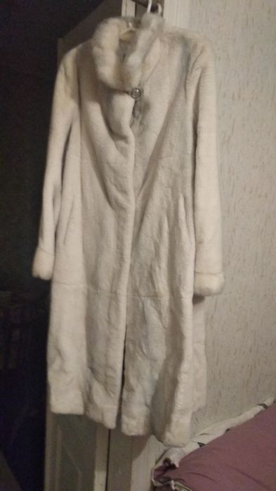 Шуба бобер с норковой отделкой.