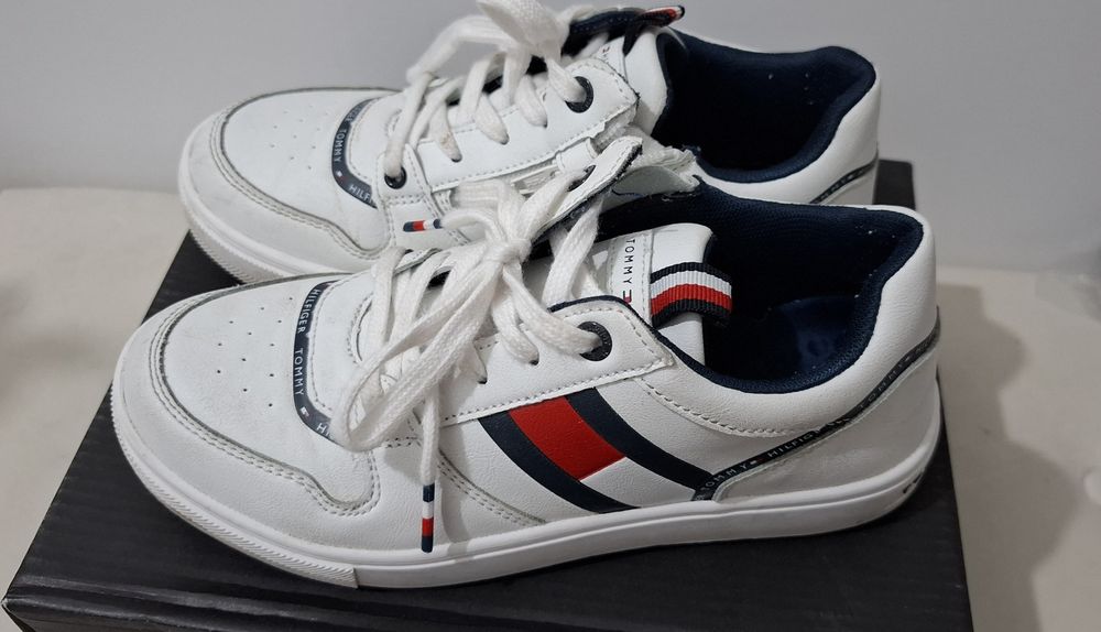 Tommy  Hilfiger 35