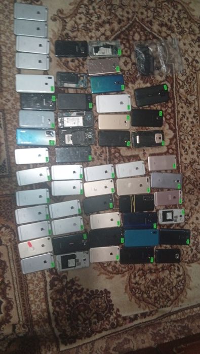 Продам лот телефонів