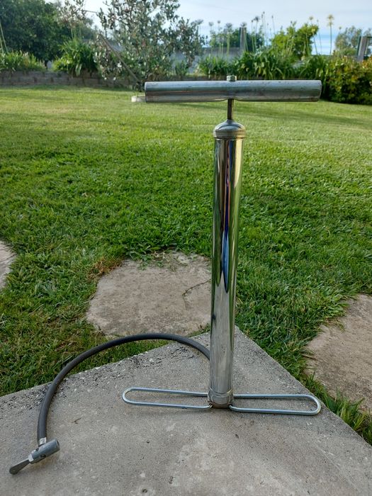 Bomba de ar antiga bicicleta