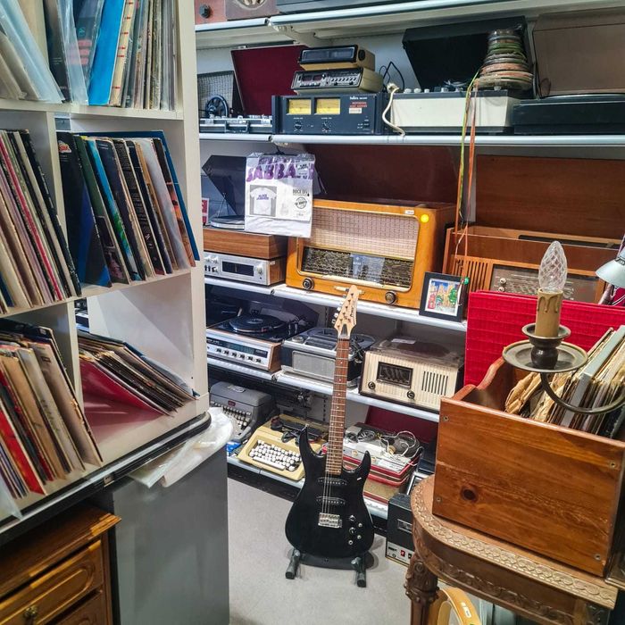 Guitarra Elétrica Primer LG-22 – 22 trastes, 3 pickups, tremolo, preto