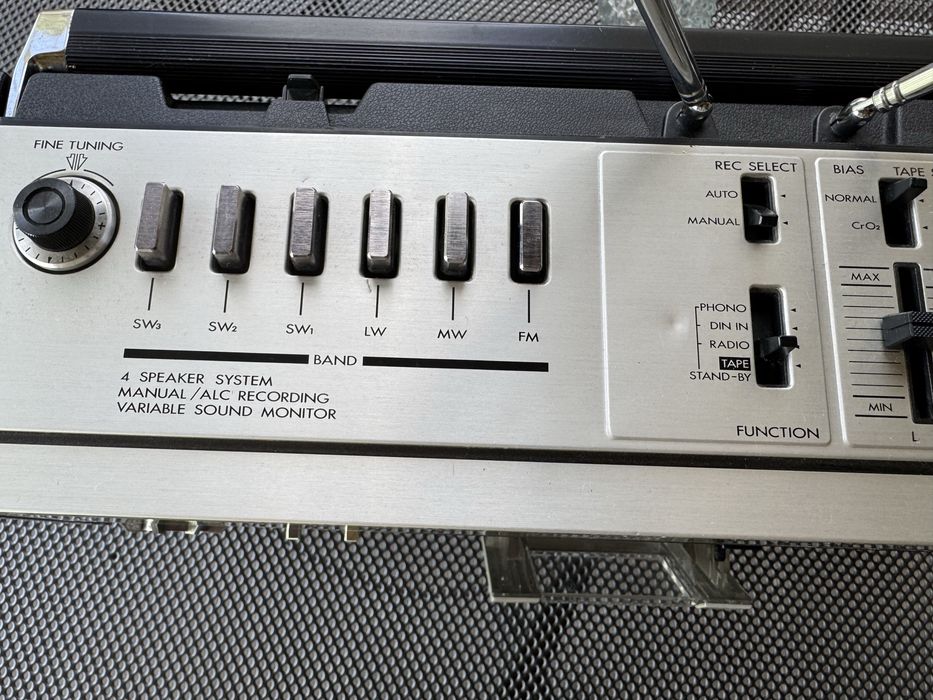 Продам магнитолу  JVC RC 838L , цена 10000 грн
