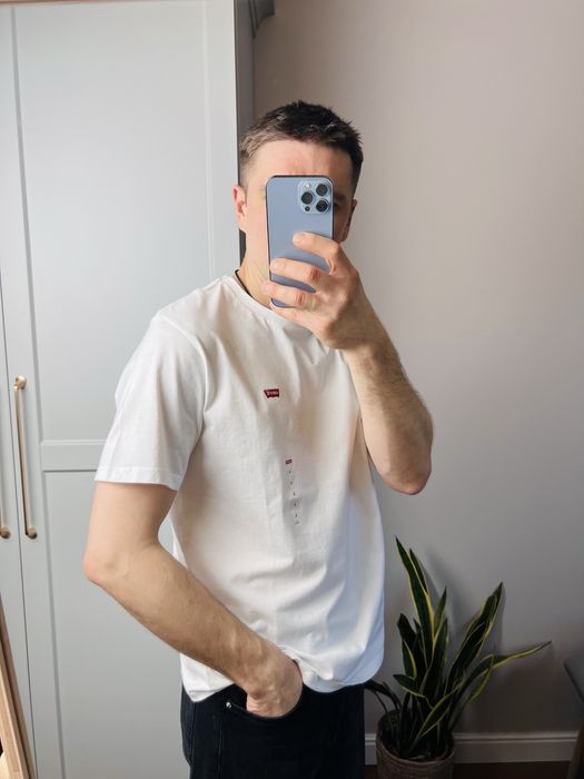 Оригінал !! Футболка LEVI’S Standatd fit з міні лого