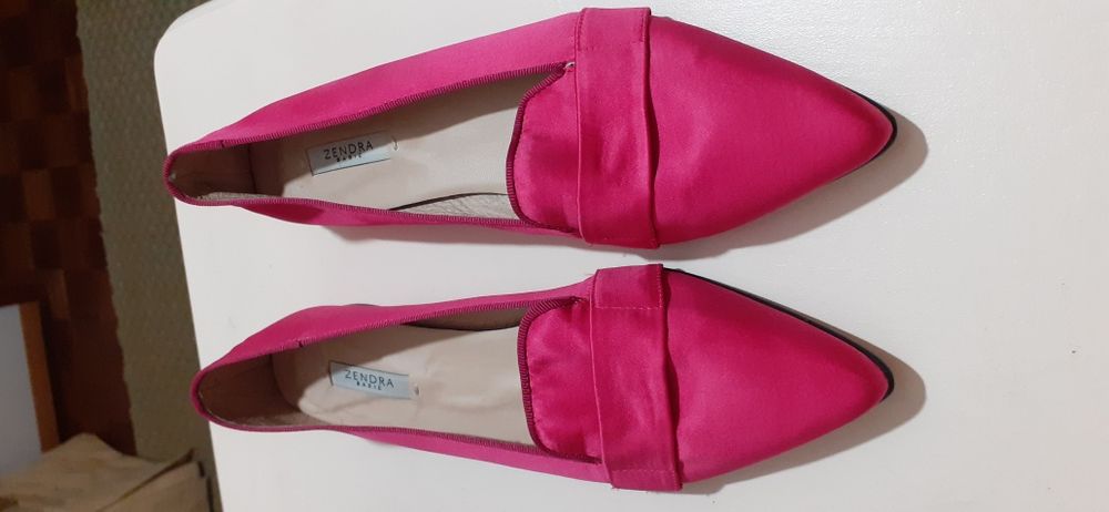 OPORTUNIDADE: Sapatos Novos Zendra - 41