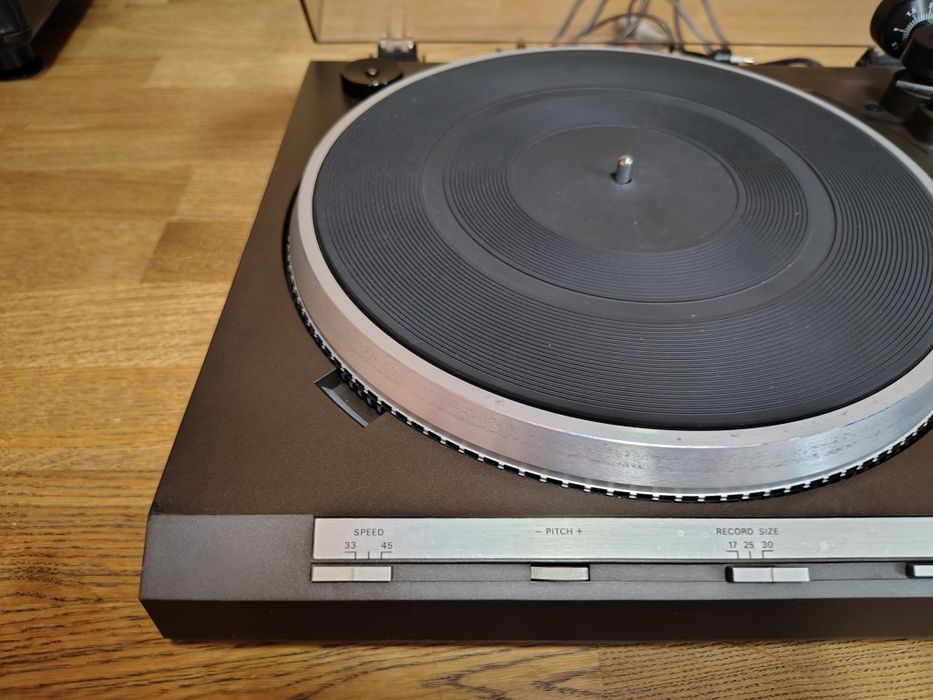 Продам hi-fi вініловий програвач Grundig PS 2500  (без картриджа і голки)