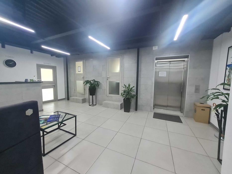 Офіс з генератором, 800 м2, М. Шулявська, ТРЦ Соsmo Multimall. Власник