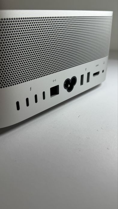 Mac Studio em excelente estado – com caixa original!