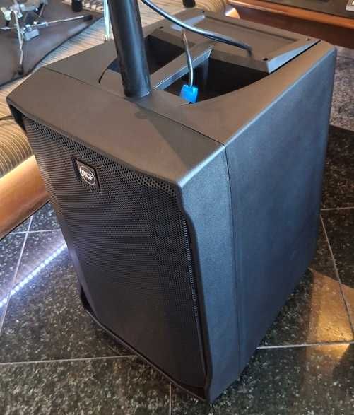 Som Array RCF J8