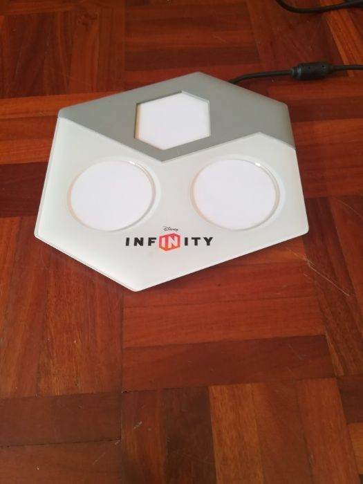 jogo para WII U - Disney Infinity com portal e figuras