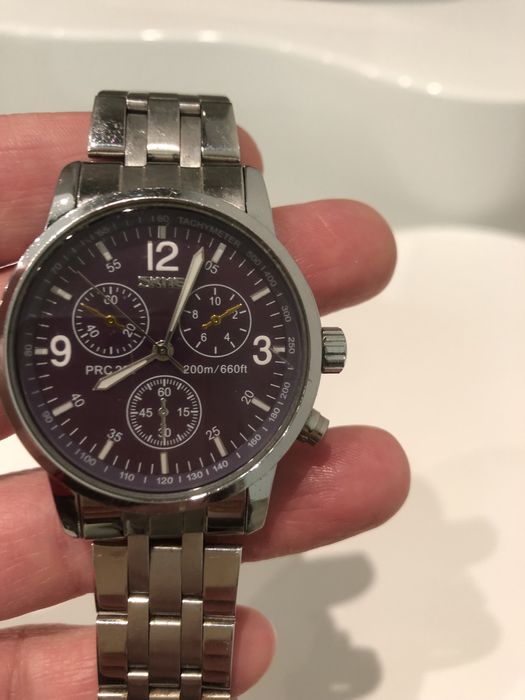 Чоловічий годинник