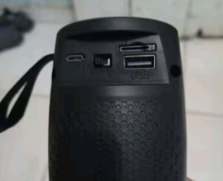 Портативна колонка, акустична система, сабуфер, якісне освітлення!