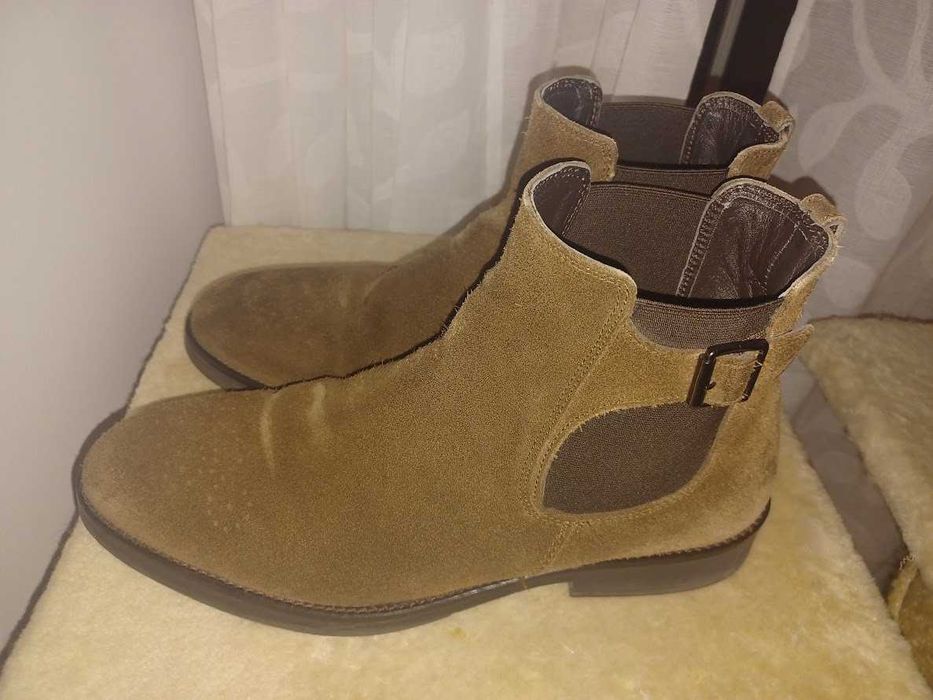 Botas de homem em camurça da Cortefiel