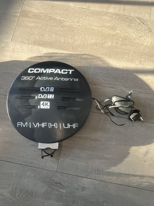 Antena płaska dookólna zewnętrzna botronik czarna  NOWA