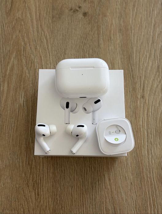 навушники AirPods Pro з MagSafe Charging Case