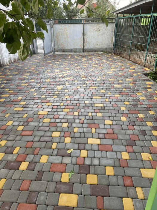 Укладка тротуарної плитки