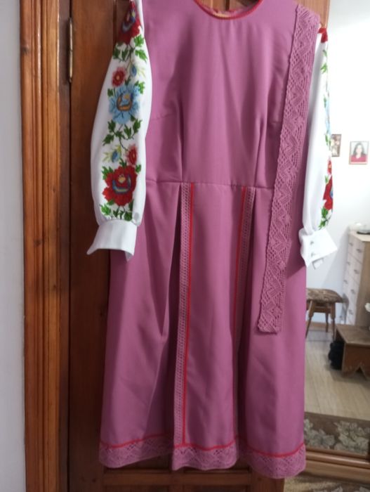 Продам вишите плаття