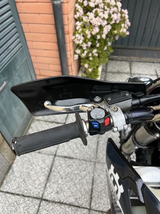 Husqvarna 300 TPI Matriculada