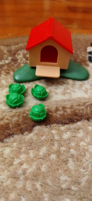 Будиночок зайчика з  салатом PLAYMOBIL