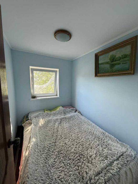 Продається двоповерхова дача, с. Терешки,  з власним озером у дворі