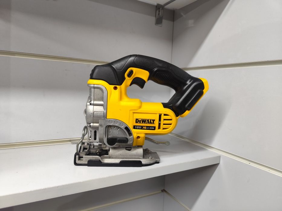 DeWal DCS 331 лобзик акумуляторний Деволт оригінал