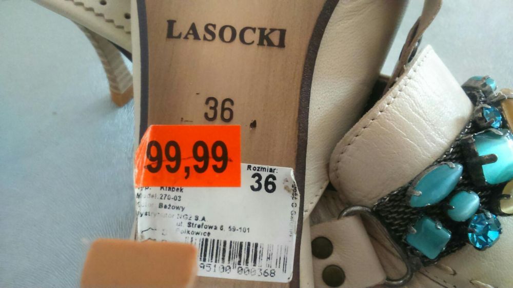 Sprzedam klapki ze skóry nowe