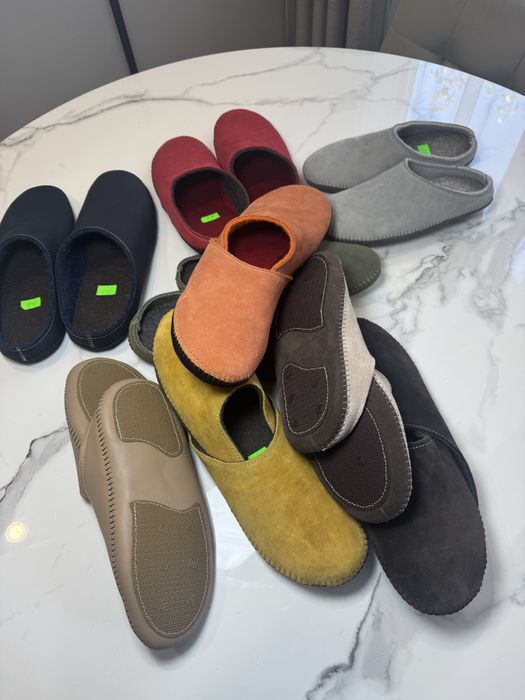 Тапки домашні з натуральної шкіри.