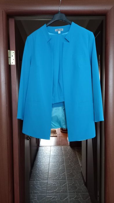 Костюм з брюками жіночий.