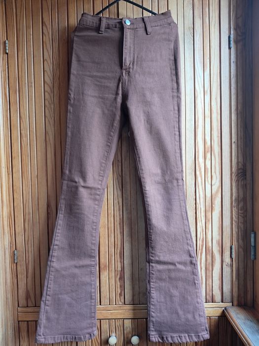 Жіночі джинси кльош коричневого кольору