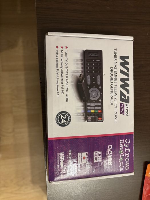 Telewizor 32 cale Panasonic + tuner DVB +uchwyt ścienny - komplet