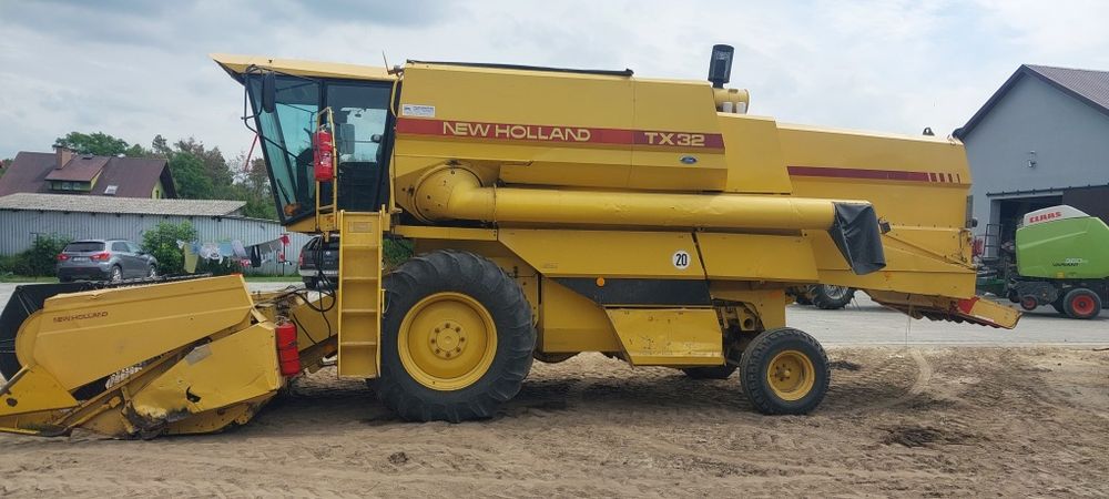 Kombajn New Holland TX 32 ,34 Super stan !