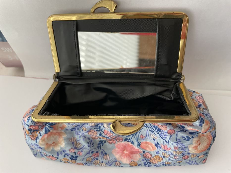 Гаманець лакований