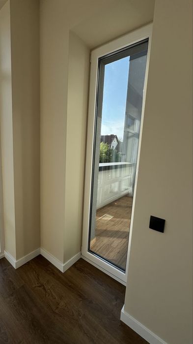 Сучасний таунхаус з ремонтом та меблями і великою ділянкою Крихівці