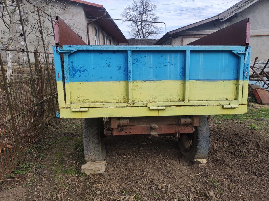 Причіп для трактора