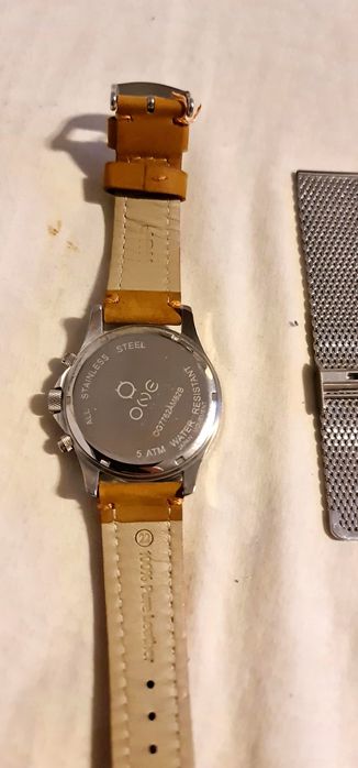 Relógios FOSSIL e ONE