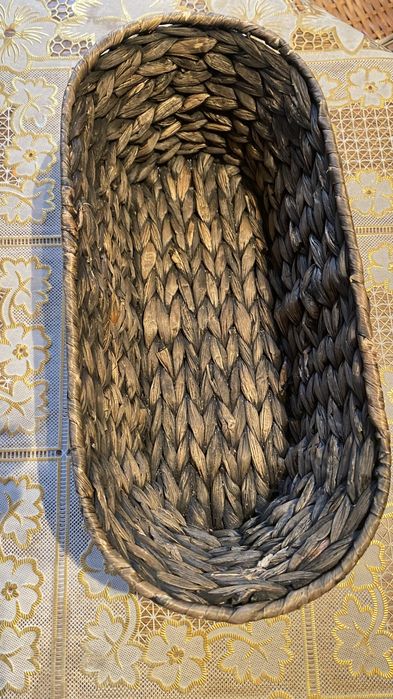 Корзинка плетеная овальная