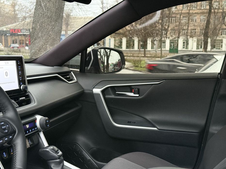 Toyota Rav4 2018 год, 2.5 гибрид!!!