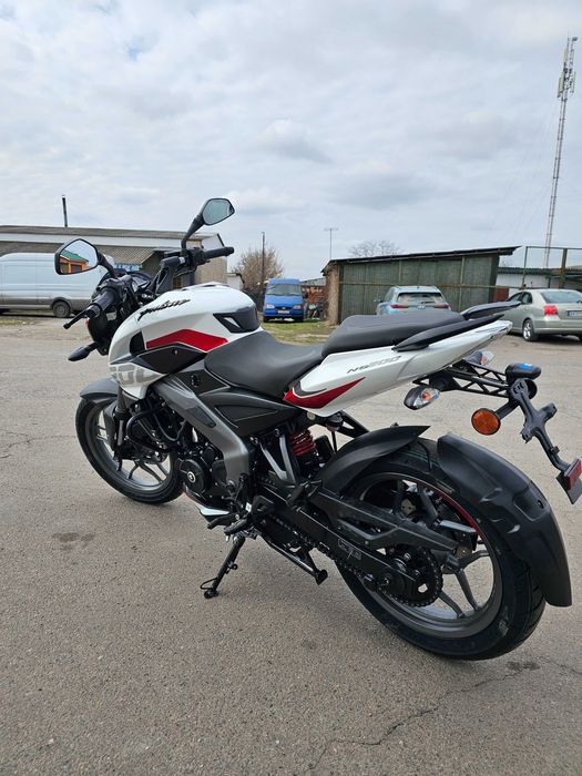 Мотоцикл Bajaj Pulsar NS200