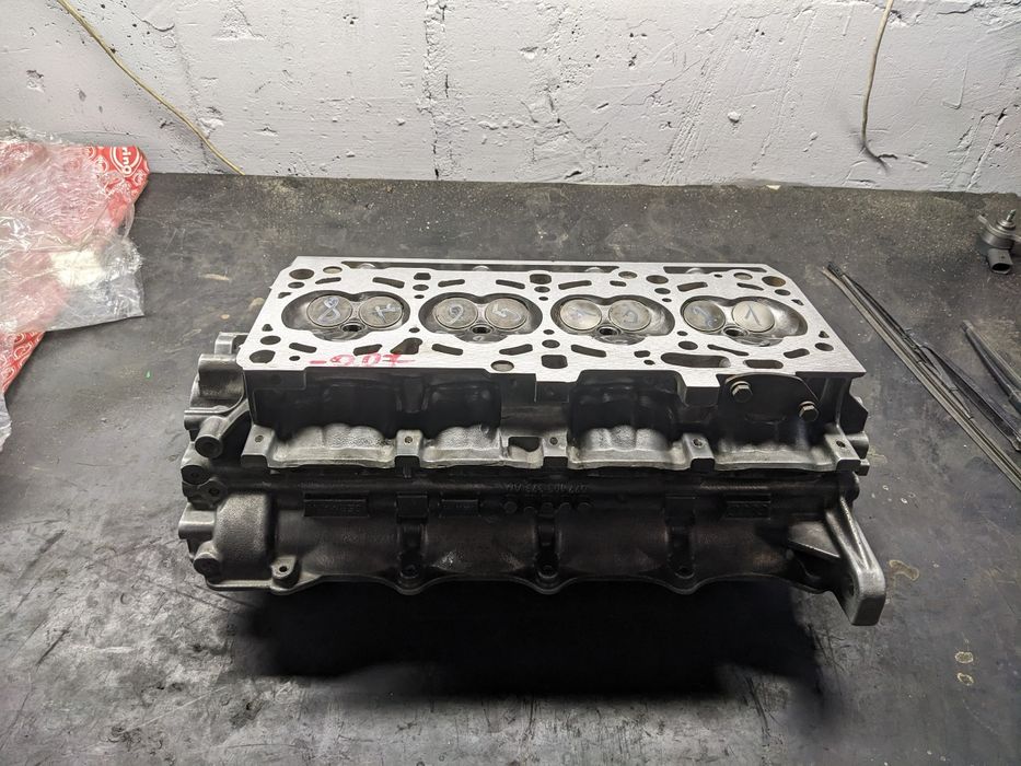 ГБЦ, Головку блоку. Audi a8 s8 d2 4.2 v8.077103063CK
077103265JX
07710