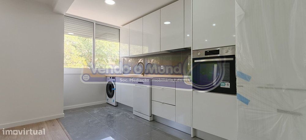 Apartamento T2 na Amadora (LXAMD038)