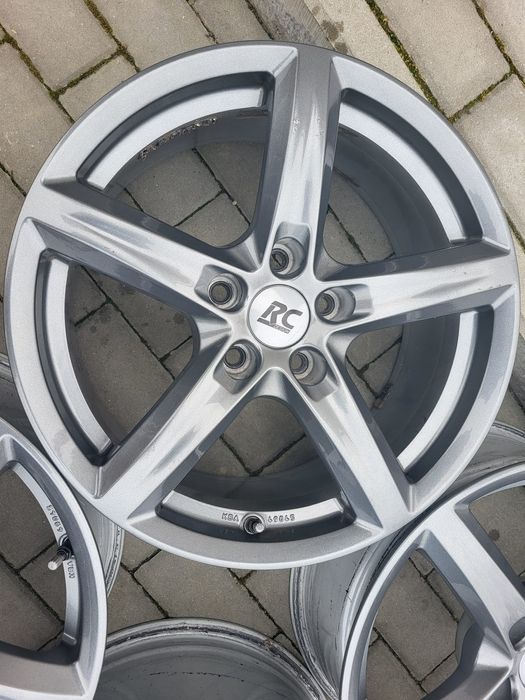Felgi 7.5x17" 5x112 Audi Q3 Q2 A3 A4 B8 B9 A6 C7 C8 Passat Seat Leon